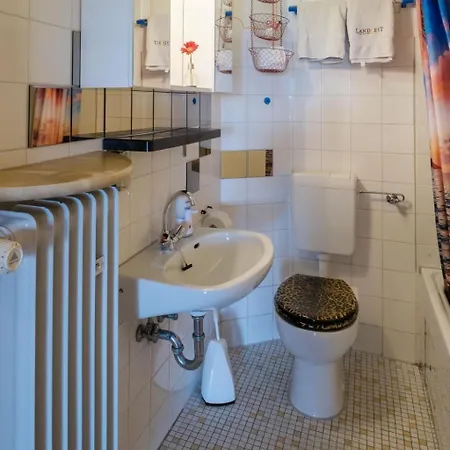 By Interhome * Oberleichtersbach